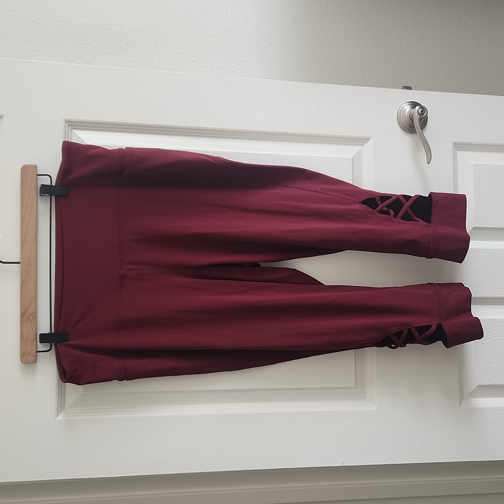 LIVI high rise soft Capri leggings with pockets - zinfandel size 18/20 - Picture 3 of 9